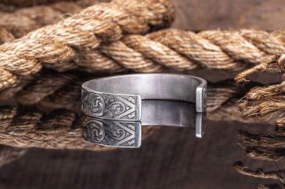 Alberta Engraved Bracelet